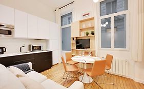 Beautiful Apt -1Br-4P- Tour Eiffel - Invalides